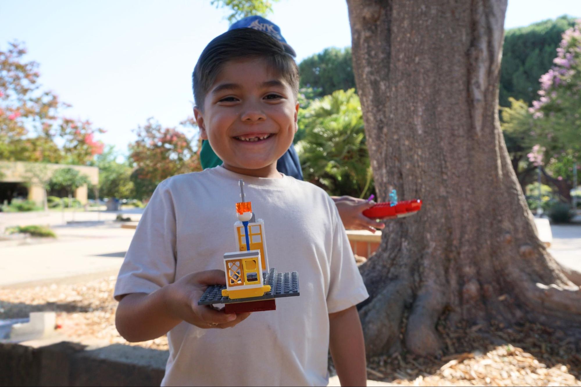 AR2425 Tween and Teen Boats