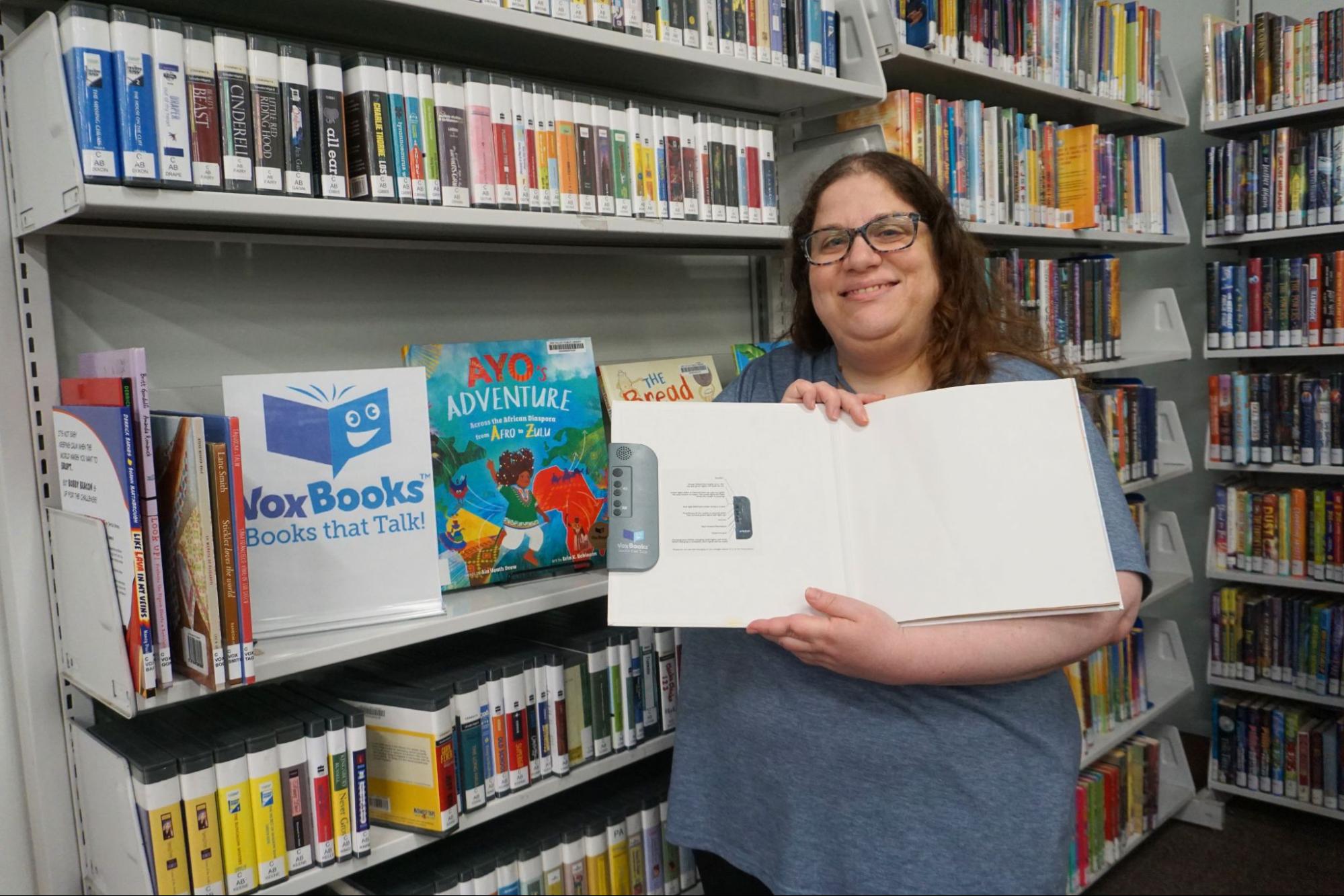 AR2425- 41 Vox Young girl Meet Me Library Event