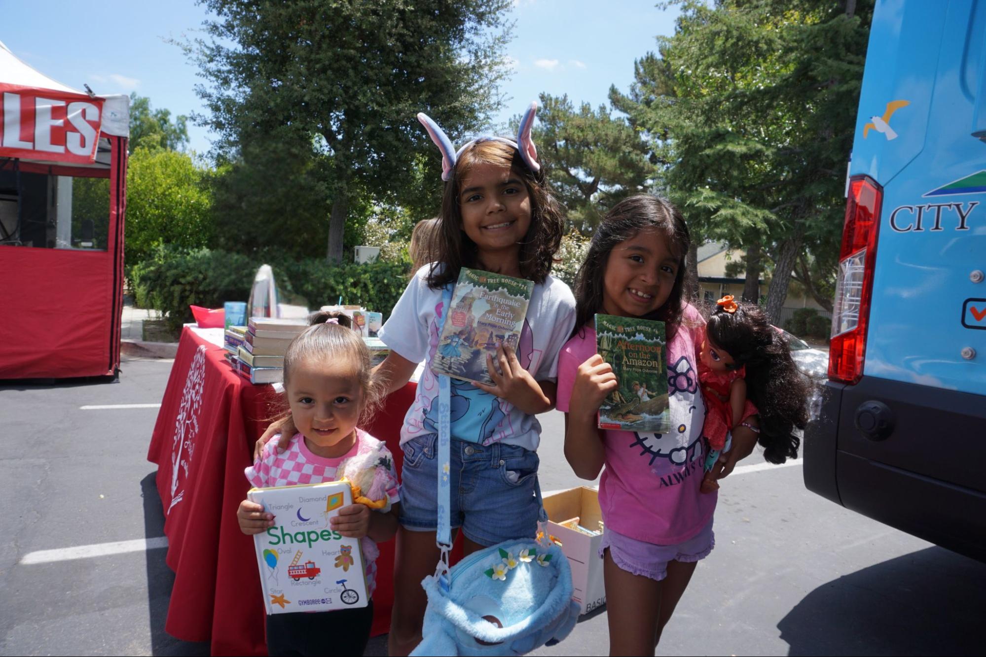 AR2425- 8 Farmers Market School district librarians